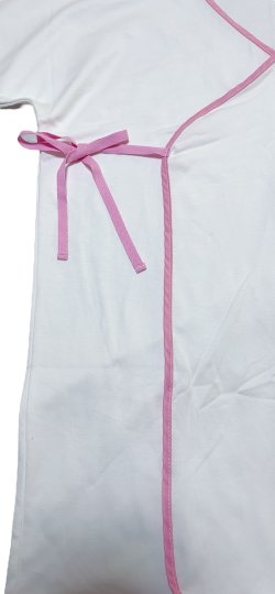 This style is tied with a string.
